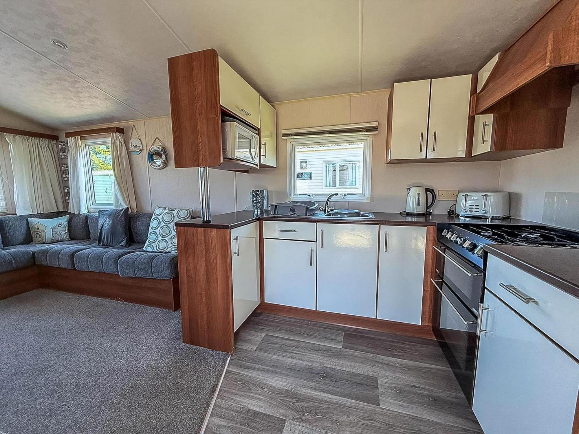 Great 6 Berth Caravan With Decking At Manor Park In Hunstanton Ref 23017B Eksteriør bilde